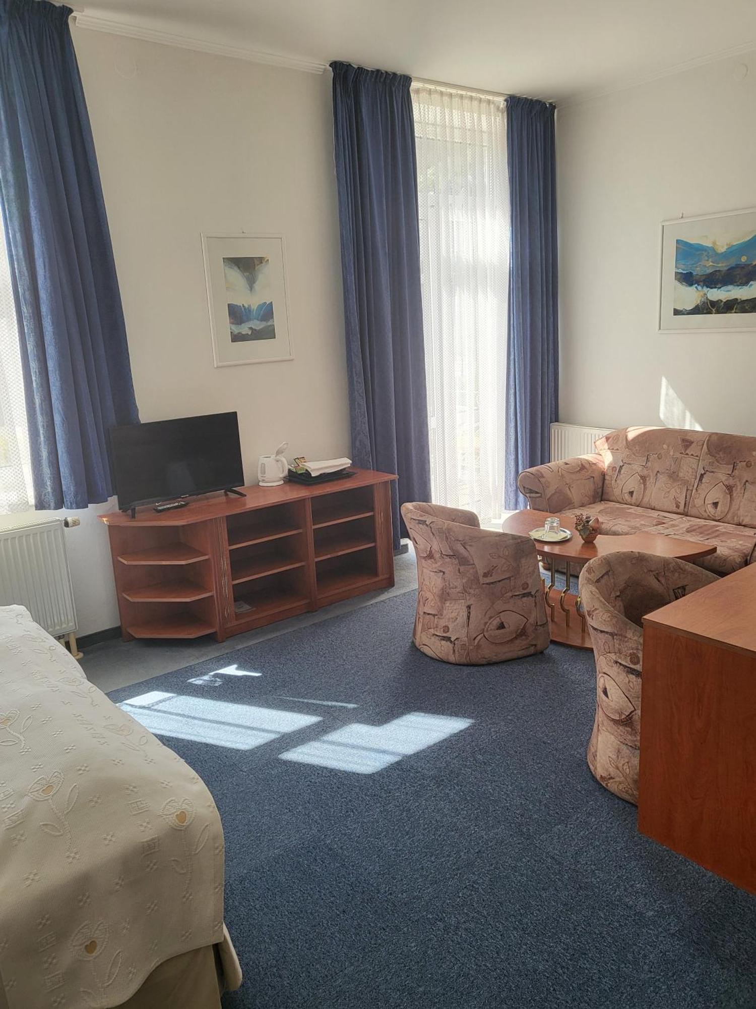 Hotel Margit Trenčianske Teplice Buitenkant foto
