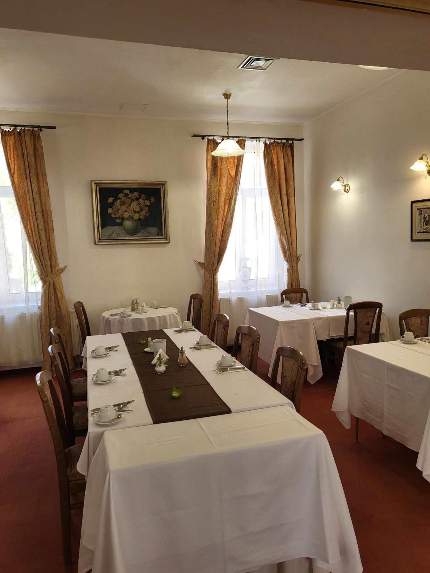 Hotel Margit Trenčianske Teplice Buitenkant foto