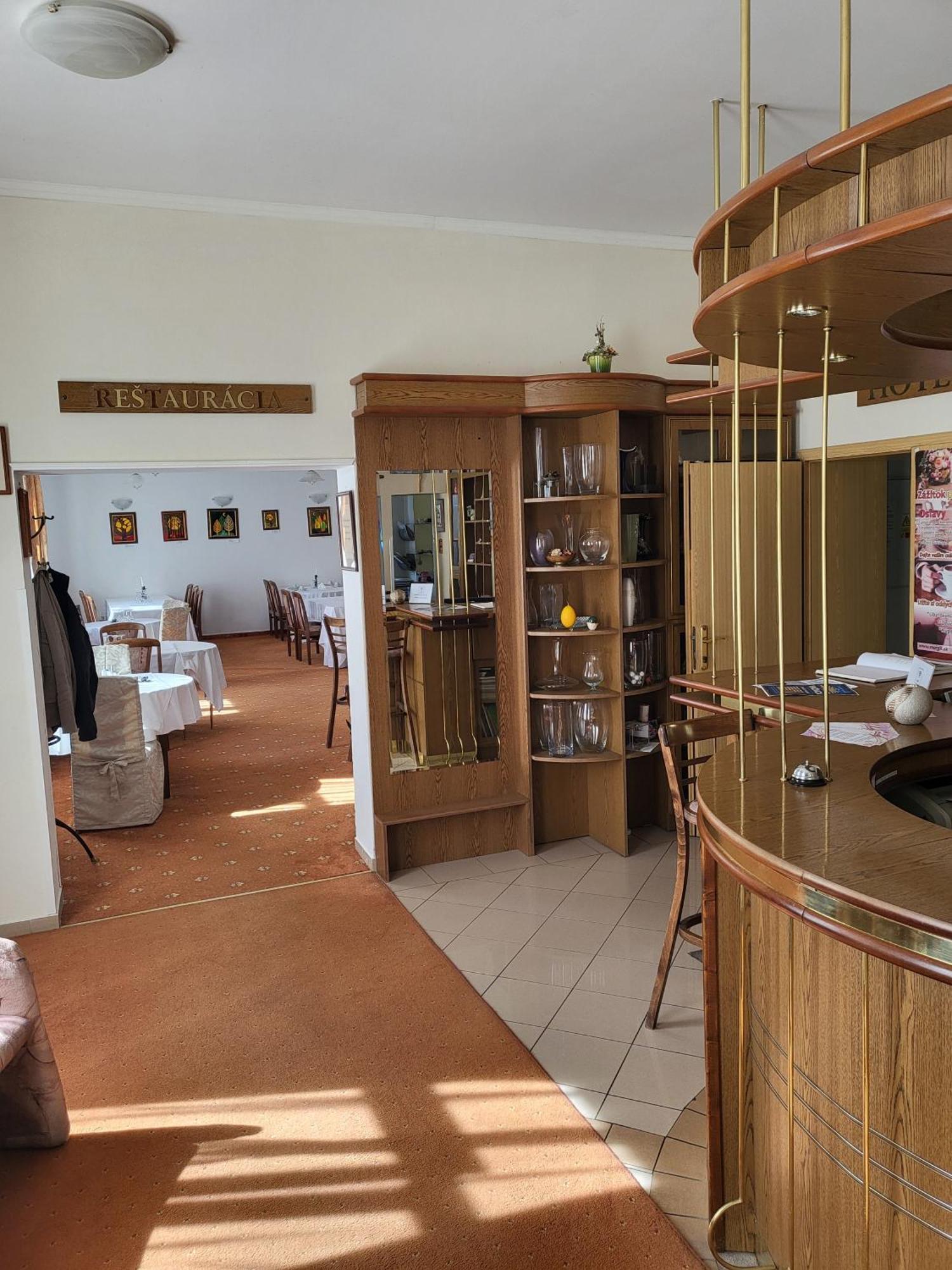 Hotel Margit Trenčianske Teplice Buitenkant foto