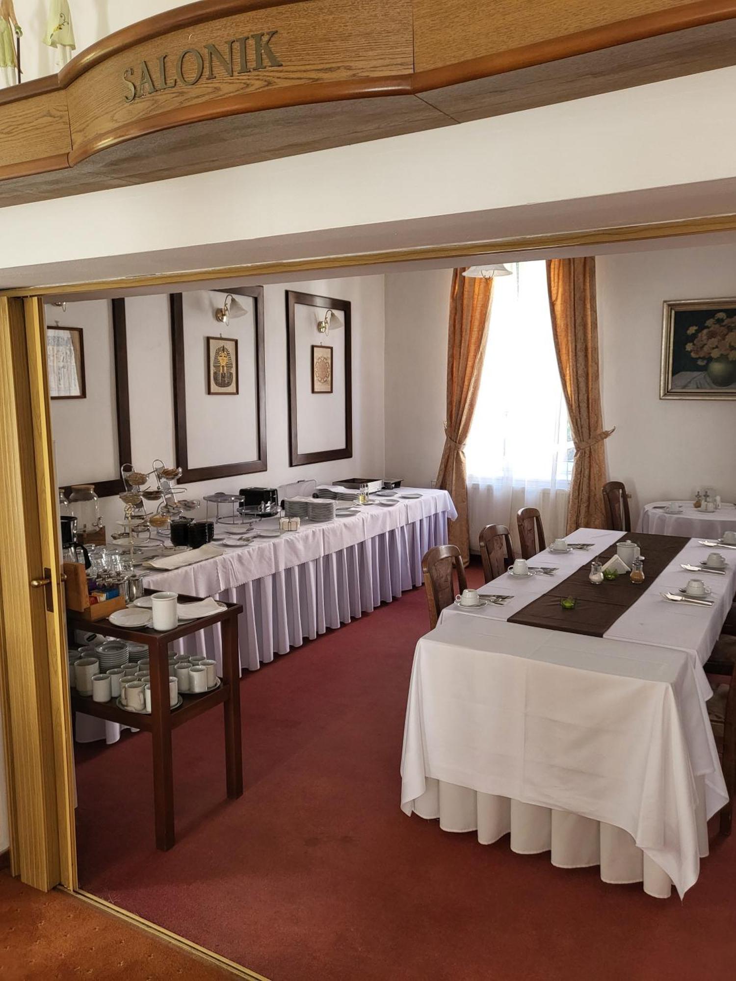 Hotel Margit Trenčianske Teplice Buitenkant foto