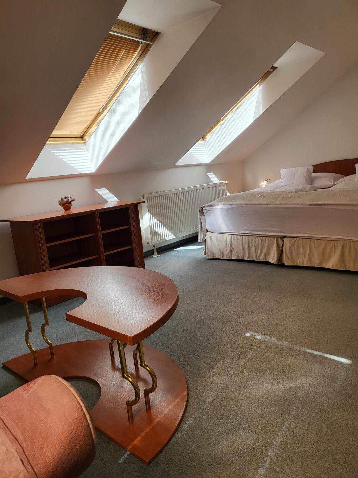 Hotel Margit Trenčianske Teplice Buitenkant foto